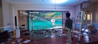 Display a LED interno ad alto tasso di aggiornamento Compatto e leggero per una riproduzione video fluida