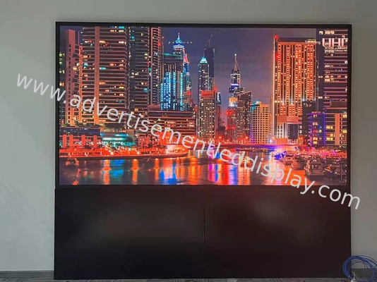 Display a LED interno da 320 mm x 160 mm con connettività flessibile per fonti di input multiple