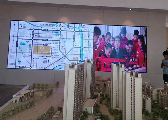55 pollici 4x4 Con cerniera stretta LED Video Muro Muro montato 3000 1 Contratto